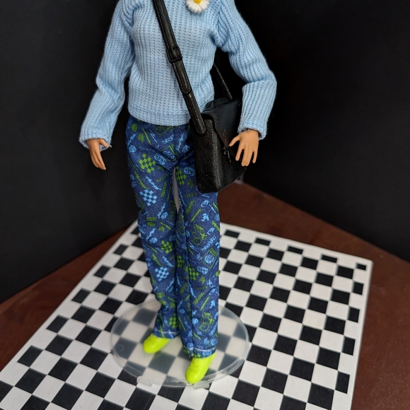 2025 Custom Restyled Dr. Who Ruby Sunday Petite Articulated MTM Barbie - Picture 6 of 8